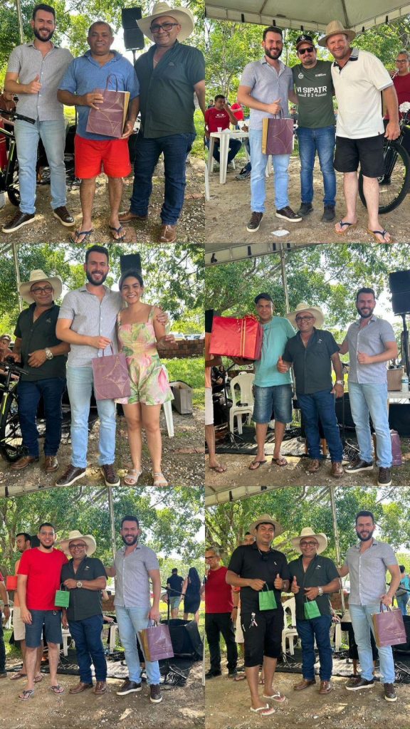 Sequência de fotos mostrando sorteios e entrega de prêmios durante o evento. Colaboradores comemoram juntos, segurando brindes e caixas de presentes. Destaque para prêmios individuais e sorrisos compartilhados entre os participantes.